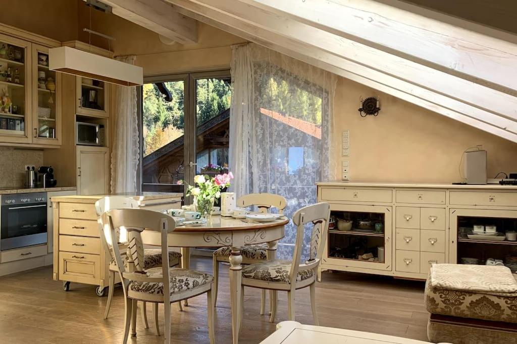 Garmisch Lux Apartment Mit Sauna ภายนอก รูปภาพ